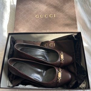 Gucci burgundy leather pumps